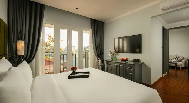 Четырёхместный люкс Premium La Mejor Hotel & Sky Bar