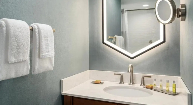 Номер Standard с балконом DoubleTree by Hilton Ocean City Oceanfront