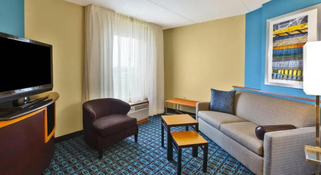 Двухместный люкс c 1 комнатой Fairfield Inn & Suites by Marriott Lexington North