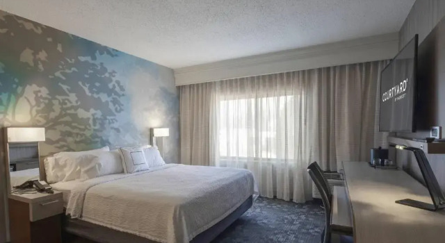 Номер Deluxe Courtyard by Marriott Cleveland Willoughby