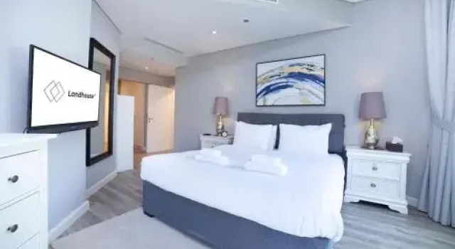 2BR ON PALM JUMEIRAH SHORELINE 20 - With Beach Access & a Complimentary Golf