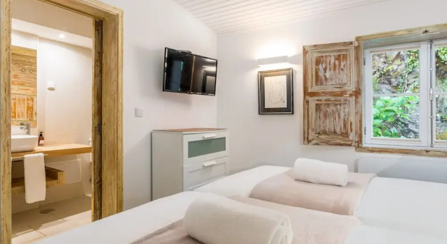 Rabaçal Nature Spot Cottage, Prenota Casa vacanze Calheta Arcipelago di Madeira