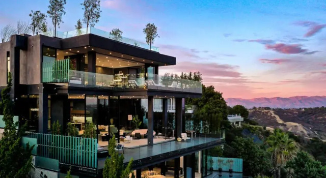 Вилла Sophisticated Modern Retreat in Bel Air