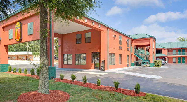 Super 8 by Wyndham Gainesville