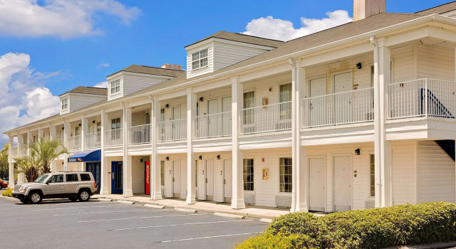 Baymont Inn & Suites Georgetown/Near Georgetown Marina, Book Motel Georgetown Charleston