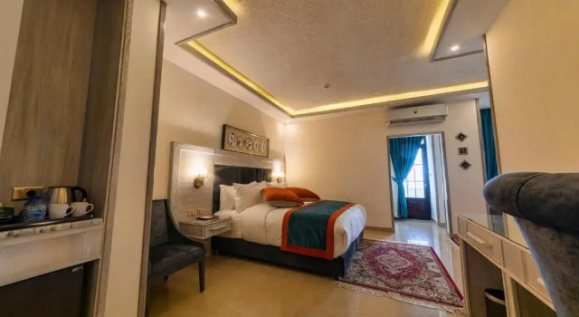 Полулюкс Petra Canyon Hotel