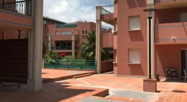 Résidence les princes du golf , le port de plaisance