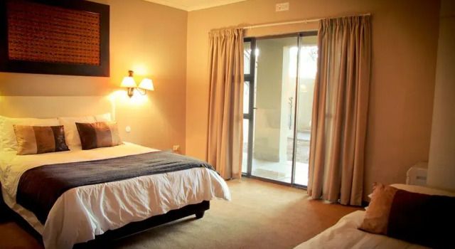 African Sands Guesthouse LOAD SHEDDING FREE, Prenota Hotel Bloemfontein Free State