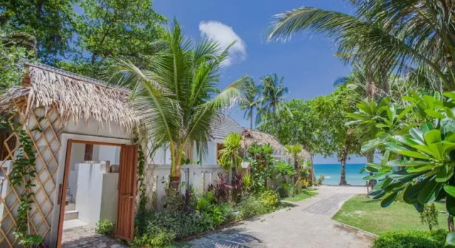 Кровать в общем номере Kings Garden Resort - SHA Plus