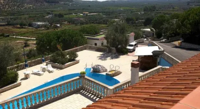 Villaggio Turistico Il Falco, Varaa Hotelli Hotellit Vieste uima-altaalla, Uima-allas