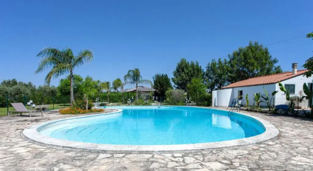 Вилла Villa con grande piscina privata e 5 camere m550
