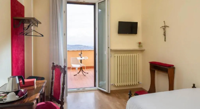 Одноместный номер Deluxe с балконом Hotel Sacro Cuore