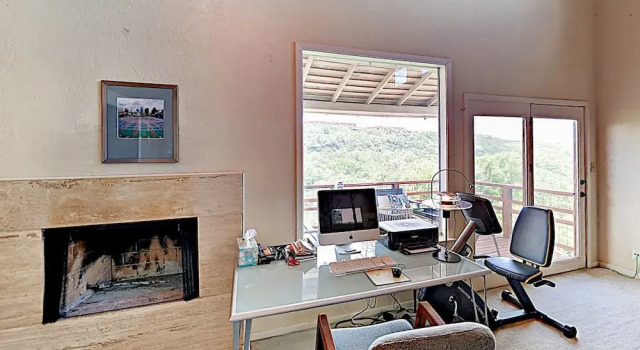 Perfect Summer Spot Beautiful Zilker Home with Great Views by RedAwnin, Забронировать Отель Остин Greater Austin