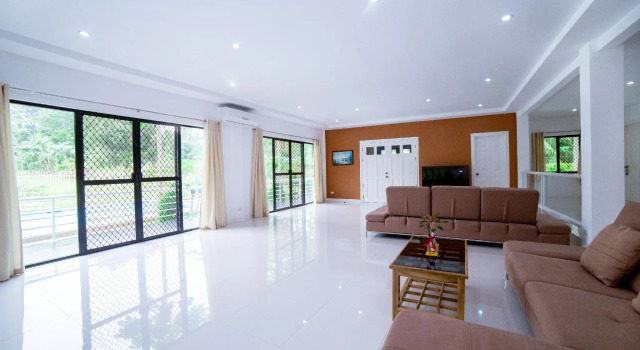 Bohol White House Bed & Breakfast, Rezervovat Hotel Lila Bohol