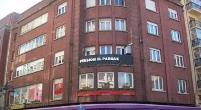 Pensión El Parque, Buchen Sie Hotel Aviles 