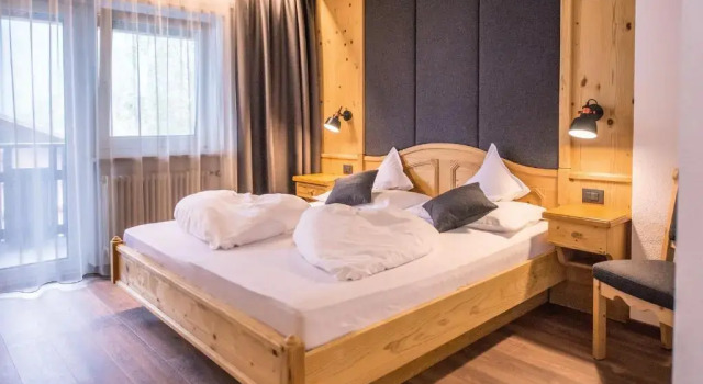 Vitaurina Royal Hotel, Забронировать Отель Кампо-Турес Валле-Аурина