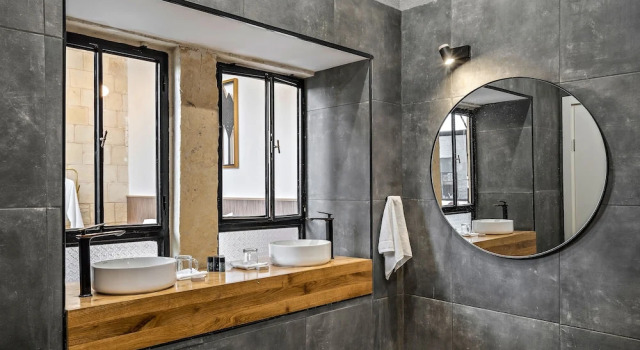 Люкс Royal Old City Boutique - By La Finca Hotels- חוויית אירוח יוקרתית, חניה בחינם וקרבה לשדרת הקולינריה של העיר