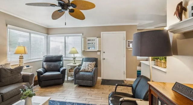Beautiful 1 Bed Beach Condo #122 1 Bedroom Condo by RedAwning