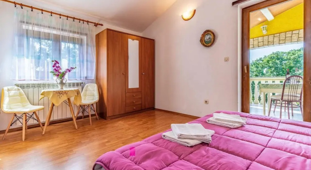 Stunning Home in Medulin With Wifi and 7 Bedrooms, Reserva ahora Hotel Hoteles en Pula con piscina, Piscina