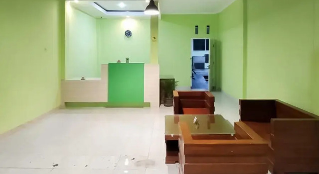 RedDoorz Syariah near Hermina Hospital Palembang 2, Rezerwuj Hotel Palembang Sumatra