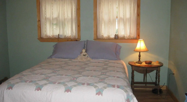 Buffalo Creek Bed & Breakfast, Buchen Sie Bed & Breakfast Robbinsville 