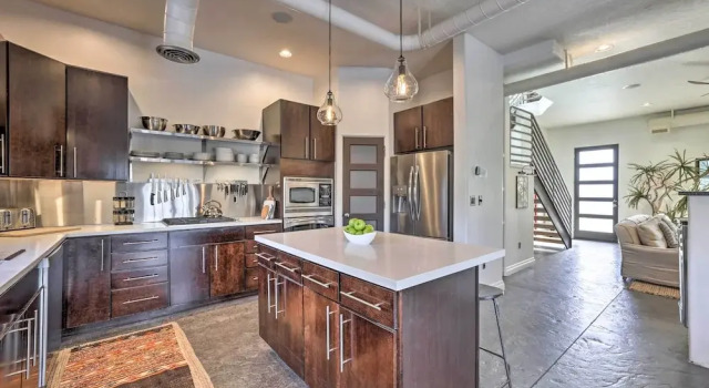 Коттедж с 4 комнатами с балконом Custom Home < 2 Mi to Downtown Boise