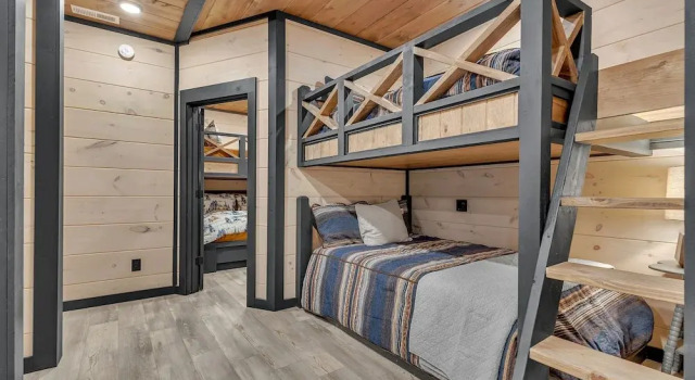 Pigeon Forge Large Cabins