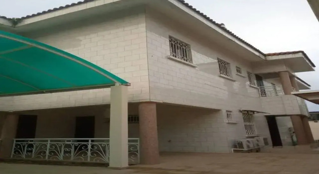 Residence Divine Palace, Boek Hotel Hotels in Abidjan met parkeren, Parkeren