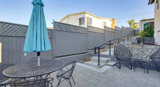Коттедж 2 Mi to Mission Valley: Chic Home w/ Patio!