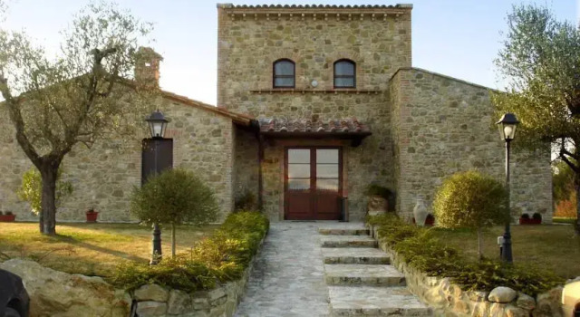 Fattoria Luchetti, Rezervasyon Otel Collazzone Umbria