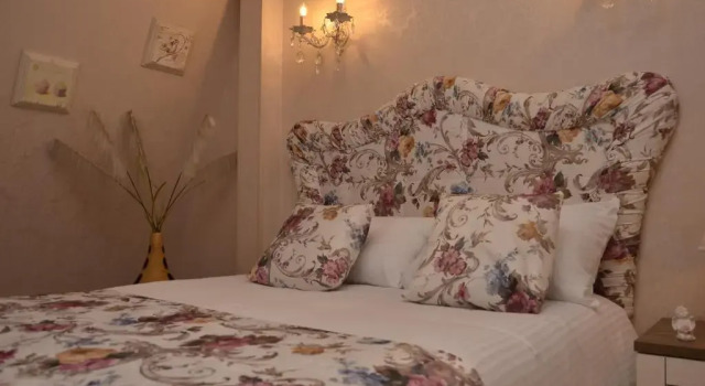 Номер Economy English Home Tbilisi