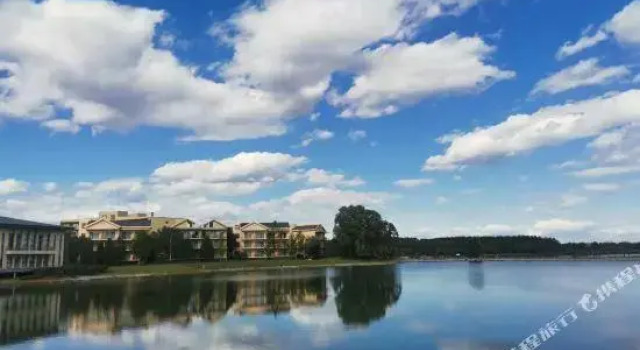 Люкс Deluxe Beijing Sky-Line Resort
