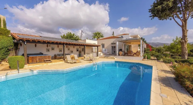 Villa Marista, Boek Villa Peyia Paphos