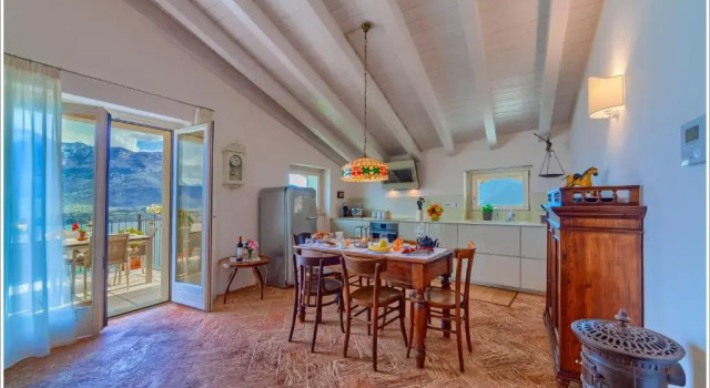 Villa Aquarius - Larihome A08, Prenota Villa Vercana Como