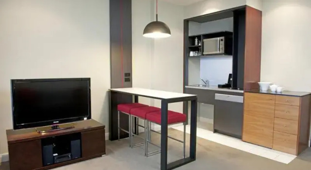 Номер Standard с балконом Mantra Hindmarsh Square