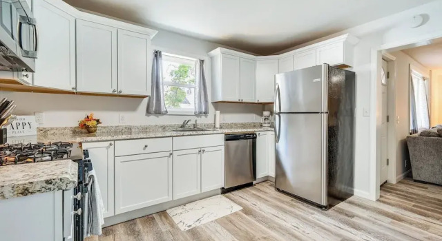 Коттедж Charming Glens Falls Retreat Near Downtown!