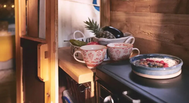 Mushroom Yurt set in 4 Acres of Woodland and Lakes, Prenota Casa vacanze Hotel a Dyfed con parcheggio, Parcheggio