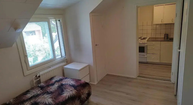Номер Standard Kalle's unluxury guest house Aircon 15min city center by train