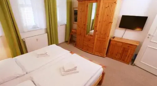 Ferienwohnung Parkblick Nr. 25, Забронировать Отель Отели Кюлунгсборн 3 звезды, рядом с Железнодорожный вокзал Остзебад – Кюлунгсборн, 3*