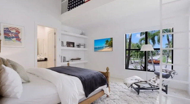 Buttercup Ct. 92, Marco Island Vacation Rental 3 Bedroom Home by Redawning, Забронировать Отель Отели Марко-Айленд с парковкой, рядом с Marco Island Medical Center, Парковка