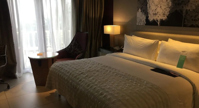 Двухместный номер Standard с балконом Le Méridien Mahabaleshwar Resort & Spa