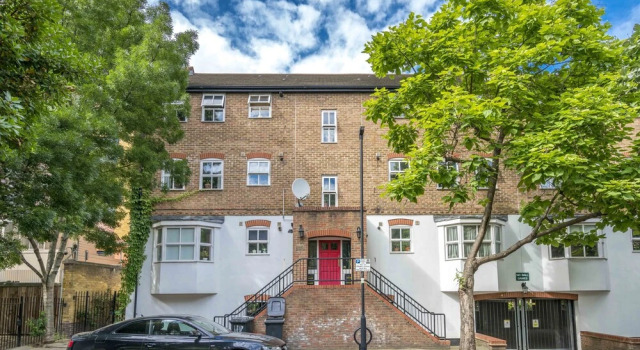 Sunny 2BR apt in the heart of Vauxhall, by subway, Забронировать Отель Отели Лондона с парковкой, рядом с Ламбетский мост, Парковка