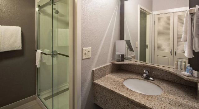 Четырёхместный номер Standard Courtyard by Marriott Rock Hill