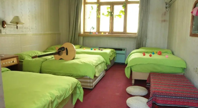 Turpan Whitecamel Youth Hostel Qingnian Road Branch, Prenota Ostello Turpan Xinjiang