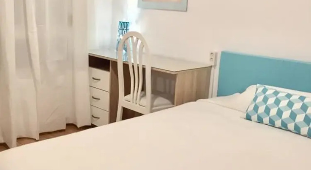 Aguamarina GrupalMalaga, Забронировать Отель Малага Коста-дель-Соль, рядом с Региональная обучающая больница Малаги