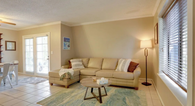 Апартаменты с 2 комнатами с балконом Seminole Townhome Easy Access to Beaches!