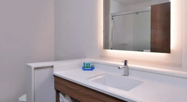 Люкс с 2 комнатами Holiday Inn Express & Suites - Marshalltown by IHG