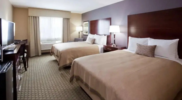 Четырёхместный люкс Luxury GrandStay Hotel & Suites Thief River Falls