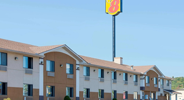 Super 8 by Wyndham Ripley, Prenota Locanda Mini-hotel a Virginia Occidentale, Locanda