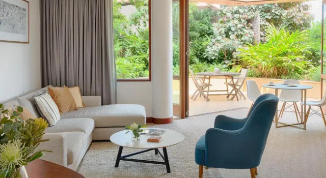 Люкс с видом на сад Beach Suites